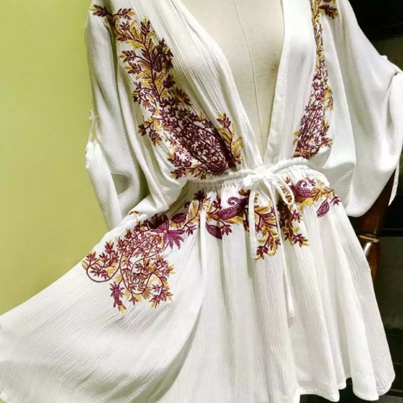 White Embroidered Floral Deep Neckline Mini Dress - Picture 8 of 8